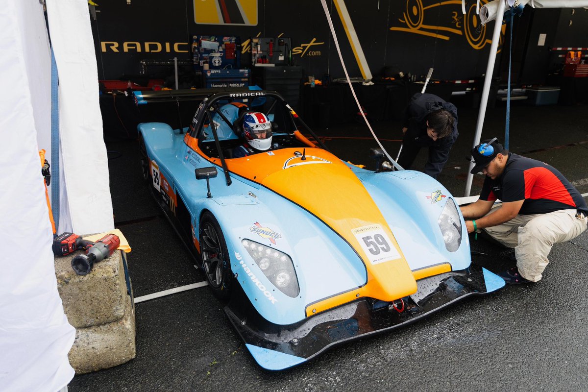 RadicalCUP's tweet photo. Raise your hand if you're ready to be back at the track 🙋‍♂️

#RadicalCupNorthAmerica / #RadicalCup / #BeRadical / #RadicalCupNA / #BecauseRadical / @hankooktireusa / @radicalmsport https://t.co/JHx1GyhDWi