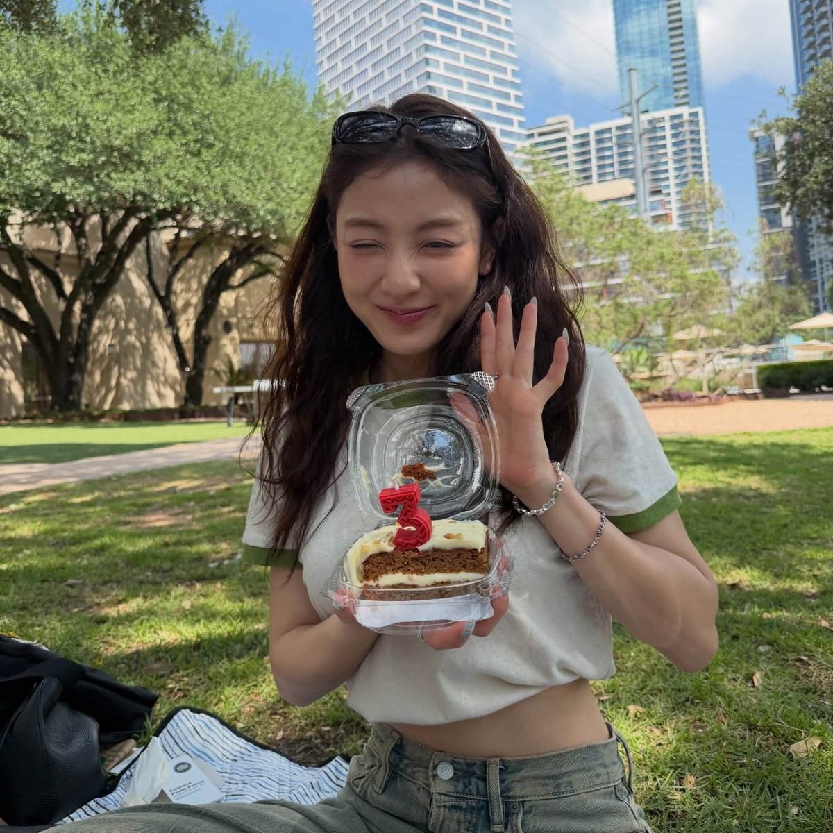 hyoveanly ☁️ tweet media