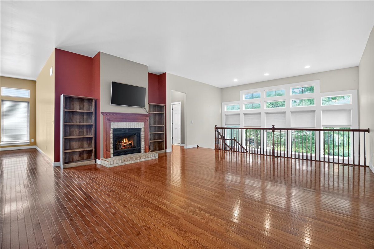squawkyone's tweet photo. Open House!

📅Saturday, May 16
⏰from 11:00 AM - 1:00 PM

📍1336 Forest Way - Wentzville, MO 63385

$449,900

For more info please call:

Property Listed By:
Cathy Shaw-Connely
(636) 346-4960

Katie Loggia
(314) 780-5755

Tom Shaw Realtors
(636) 532-1922

#realestate #openhouse https://t.co/0yWwNnEghT