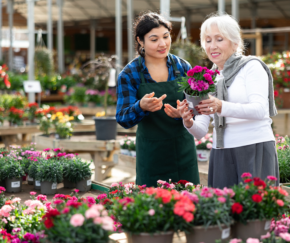 chooseworkSSA's tweet photo. Spring is a perfect time to start searching for a summer job! Just like a full-time job, a seasonal job can help you build connections and network for future opportunities. Summer jobs are temporary – make the most of it! Learn how: https://t.co/KkEFv121AG

#SummerJobs #SeasonalJobs