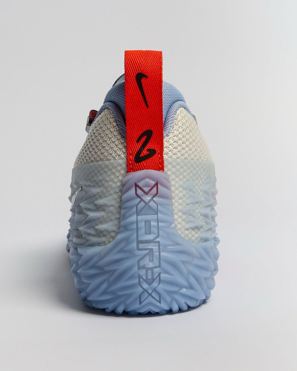 Sneaker News tweet media