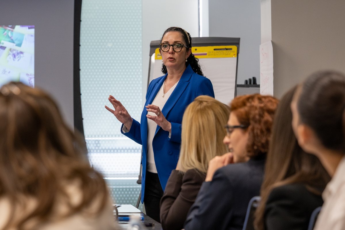 AC_Global's tweet photo. American Councils hosted 10 #LEADAlbania fellows in Washington, DC for a capstone on U.S. governance &amp; leadership. From Capitol Hill meetings to a leadership session with Dr. @RuthGotian, fellows gained practical insights to drive impact back home. 🇺🇸🇦🇱 #ACGlobal #AADF https://t.co/yQFen92pvw