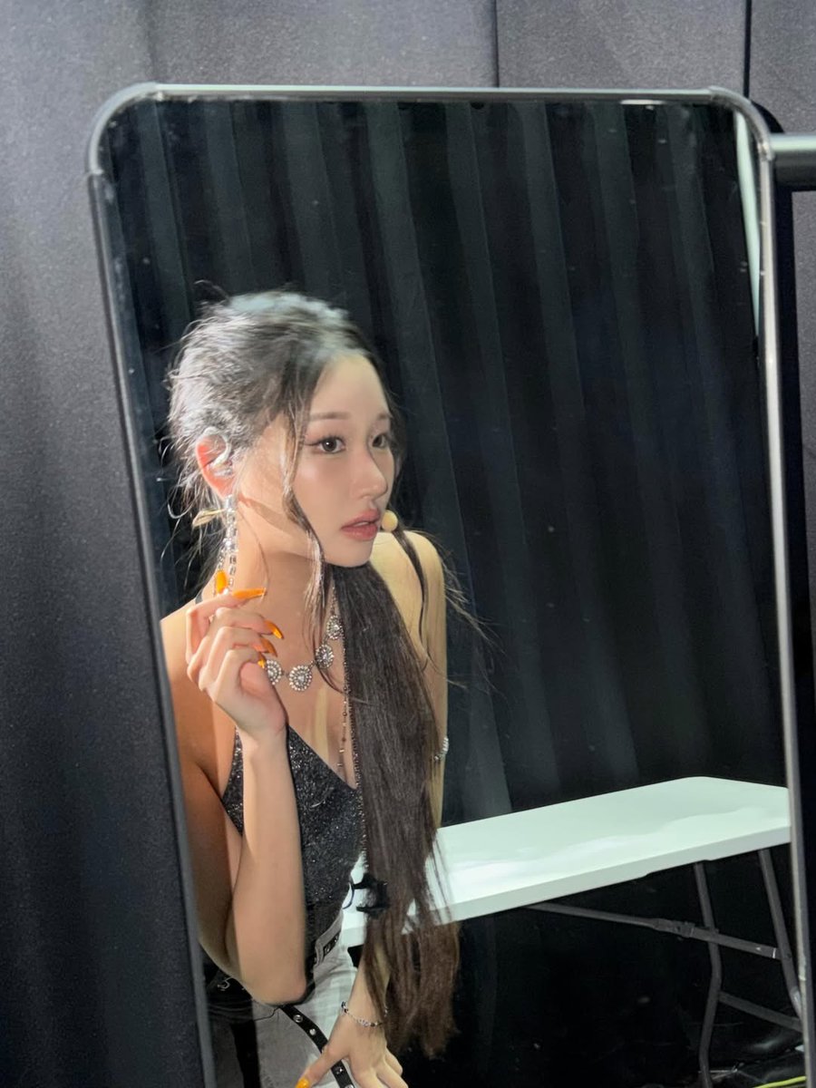VVS_FRANCE_FAN's tweet photo. | INSTAGRAM | 15.05.2026 |
✧˖°. Nouveau post Instagram de Ilee
🎶 VVS •BOTTLE$
« 🩷DVS! Quel couplet est votre préféré ?🩷
1. BOTTLE$ v1
2. COUNT IT UP v2
3.$TAY THE NIGHT v2
4. BOTTLE$ v3
5. V.V.$ v3 »
1/2
#ILEE #아이리 #VVS #븨븨에스 @VVSSODVS https://t.co/PwzBcj6BY0