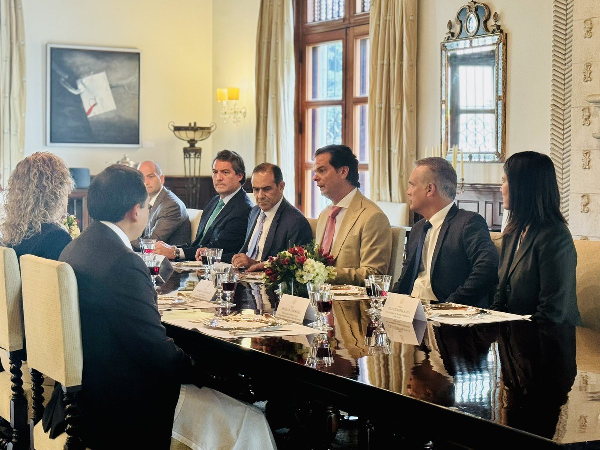 Embajador Navarro tweet media