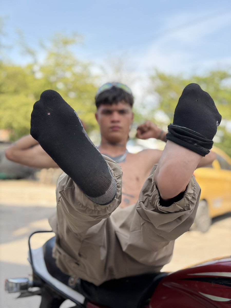 GODDYLAN777's tweet photo. Smell and pay so that my feet and my stockings make you serve me!๐ง๐งฆ๐ฅท๐ฝ
#Findom #ATM #cashmaster #csshslave #finsub #sissy https://t.co/sBUlXpWqsJ