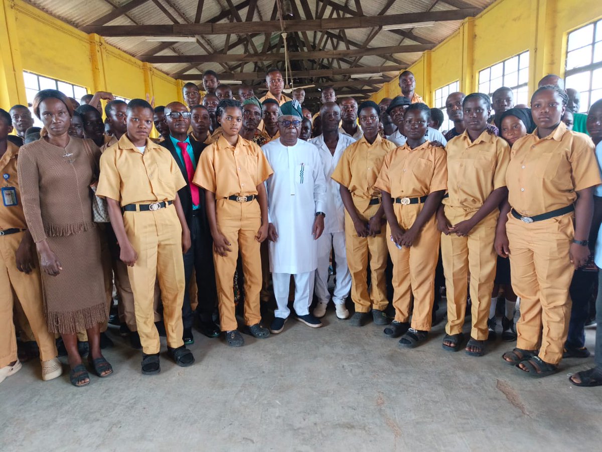 OlayideOAdelami's tweet photo. Today, I visited the Government Technical College, Owo, where I interacted with students and members of staff of the institution. It was inspiring to see young people embracing technical and vocational education with passion and determination.

I was particularly encouraged by the feedback from the school management on the impact of the scholarship support I extended to 100 students of the college. Knowing that many of these students are able to remain in school despite prevailing economic challenges is both humbling and motivating.

I encouraged the students not to see vocational education as inferior to any other academic path, as technical skills remain critical to personal empowerment and national development in today’s evolving world.

I urge all stakeholders to intensify advocacy efforts in support of the commitment of both the federal government and Ondo state government to promoting technical and vocational education for the benefit of our young people and society at large.