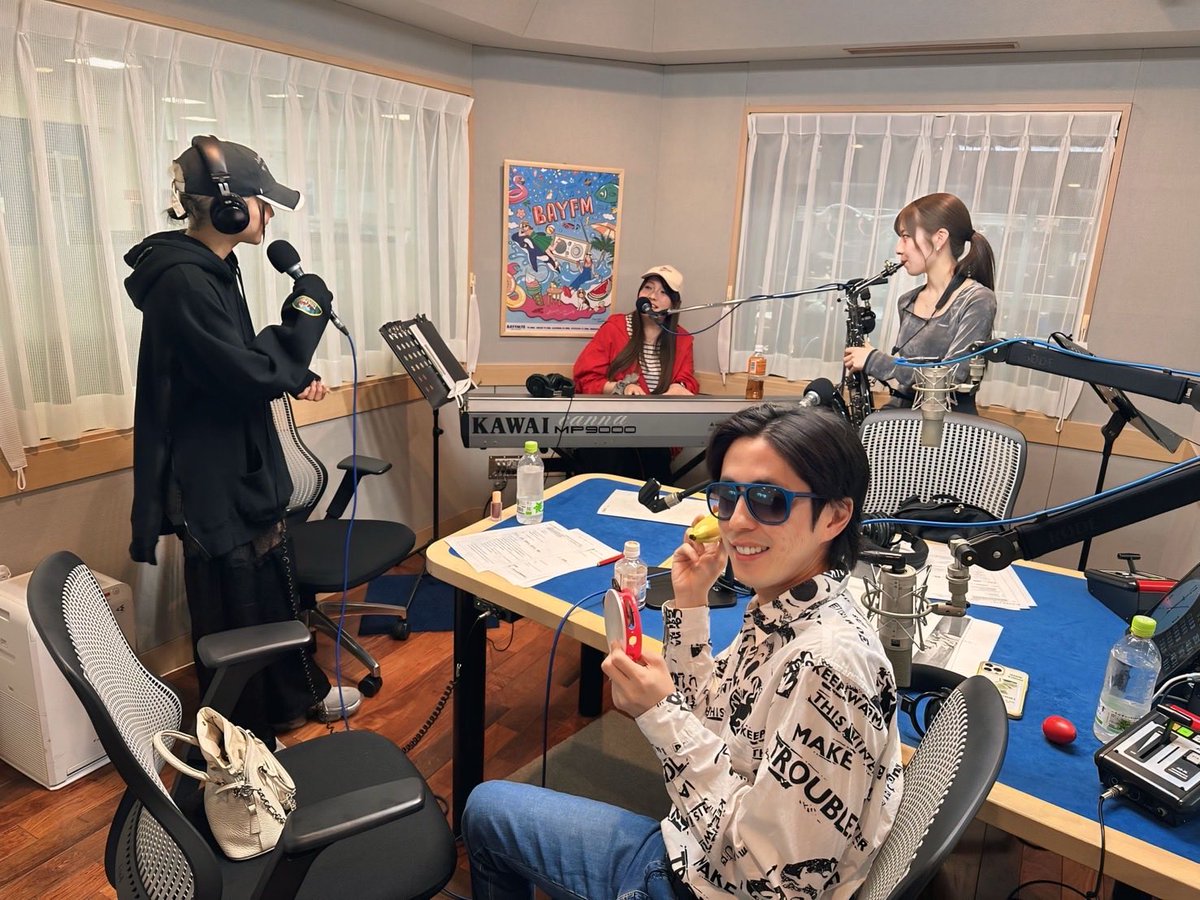 ashitanoongaku's tweet photo. 続きまして、#podcast ストリーミング配信！こちらにも #CiON の栞音さん、佳子さんが登場✨

こちらでは台本のないトークということでプライベートのお話をたっぷり伺っちゃいます🤔

お酒の話も深掘り🍺

#BAYFM #あしたの音楽
https://t.co/xq9iKba2LN https://t.co/2QF5GA8fWL