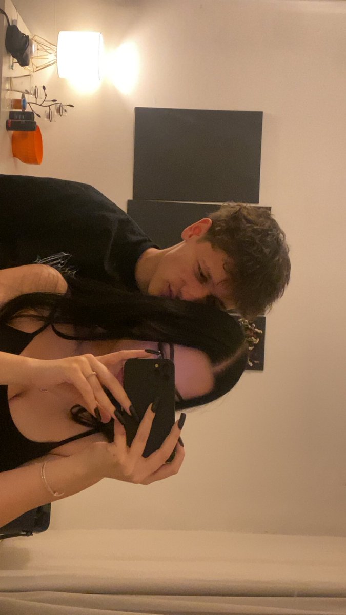 lindulina's tweet photo. Tak co noveho haha jsem oficialne stastne ve vztahu jsem sober a nikdy mi nebylo lip no to zase kecam je mi furt stejne napicu :D  btw tohle je ten meho srdce sampion diky cau ahoj zase za par https://t.co/fCk6EGmDYa