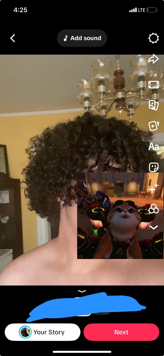 EvilRoach47's tweet photo. I miss my long hair, deadass hate having short hair https://t.co/4ojdYb3g8p