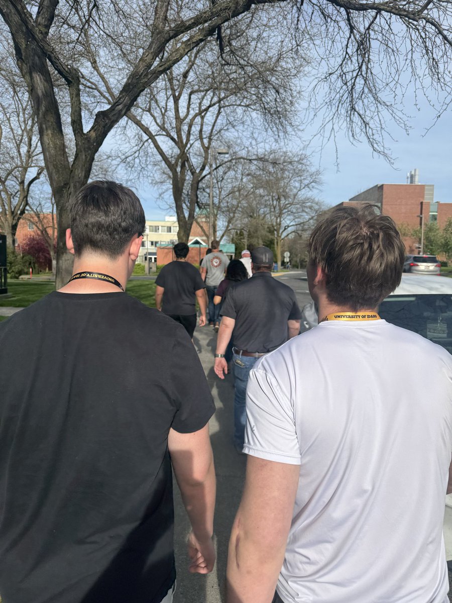 EvanCampbellPHS's tweet photo. Thank you for an incredible experience at the U of ID Jr Day!  It was awesome to interact with the coaches, touring the FB facilities and campus, lastly ending the evening watching the annual Vandal spring game! 
@CoachEndsley77 @CoachKevinAgnew 
@Alex_Walker70 
@CoachSamFleener https://t.co/TgqkCTFfoO