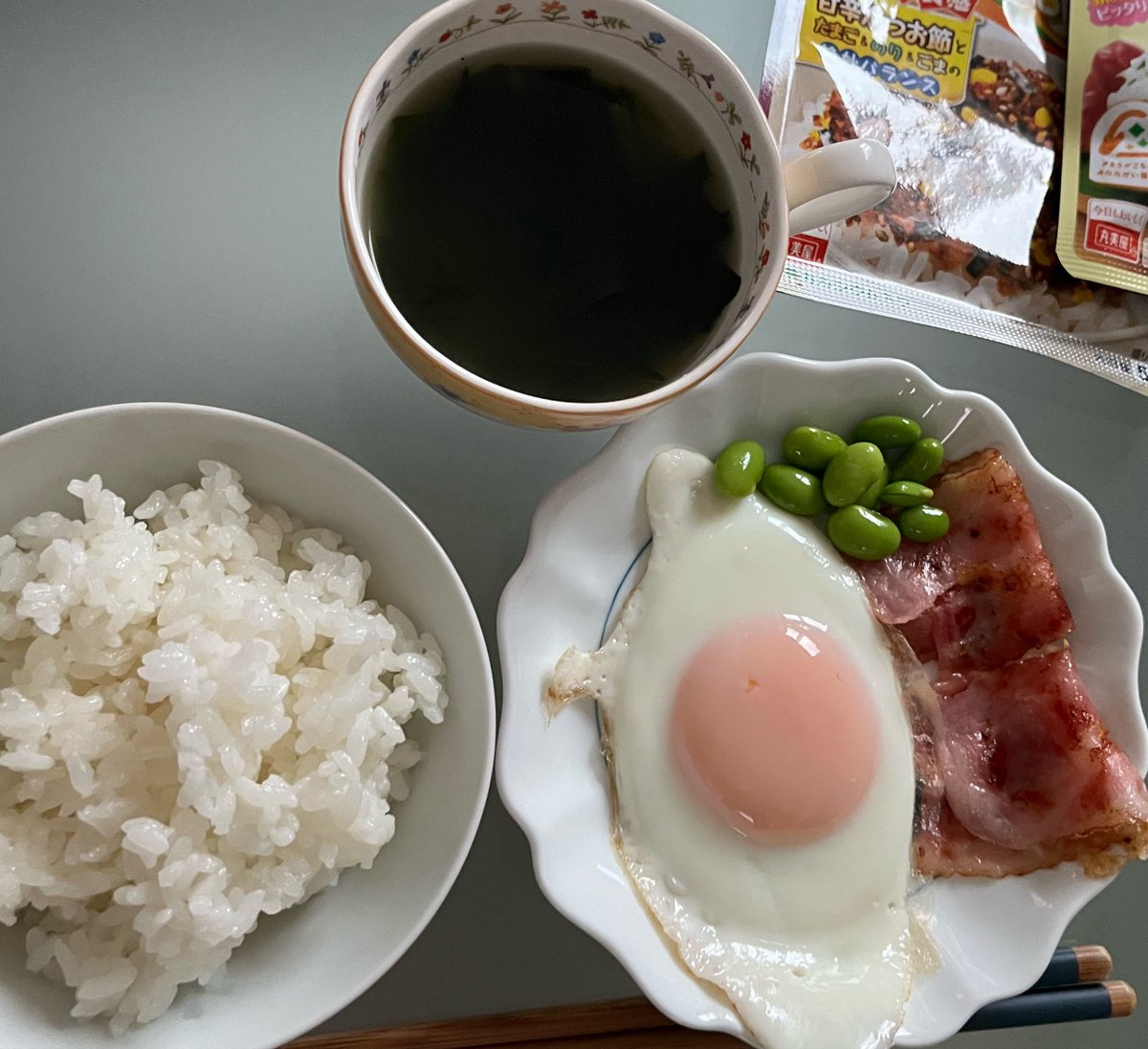 gfkei2's tweet photo. 昨日の夕飯そぼろ丼
＆
今朝の朝食♪

暑くなり始め、雷雨も増えて、体調を崩しやすくなる季節がやってきました💦 https://t.co/kTLYlk5lXc