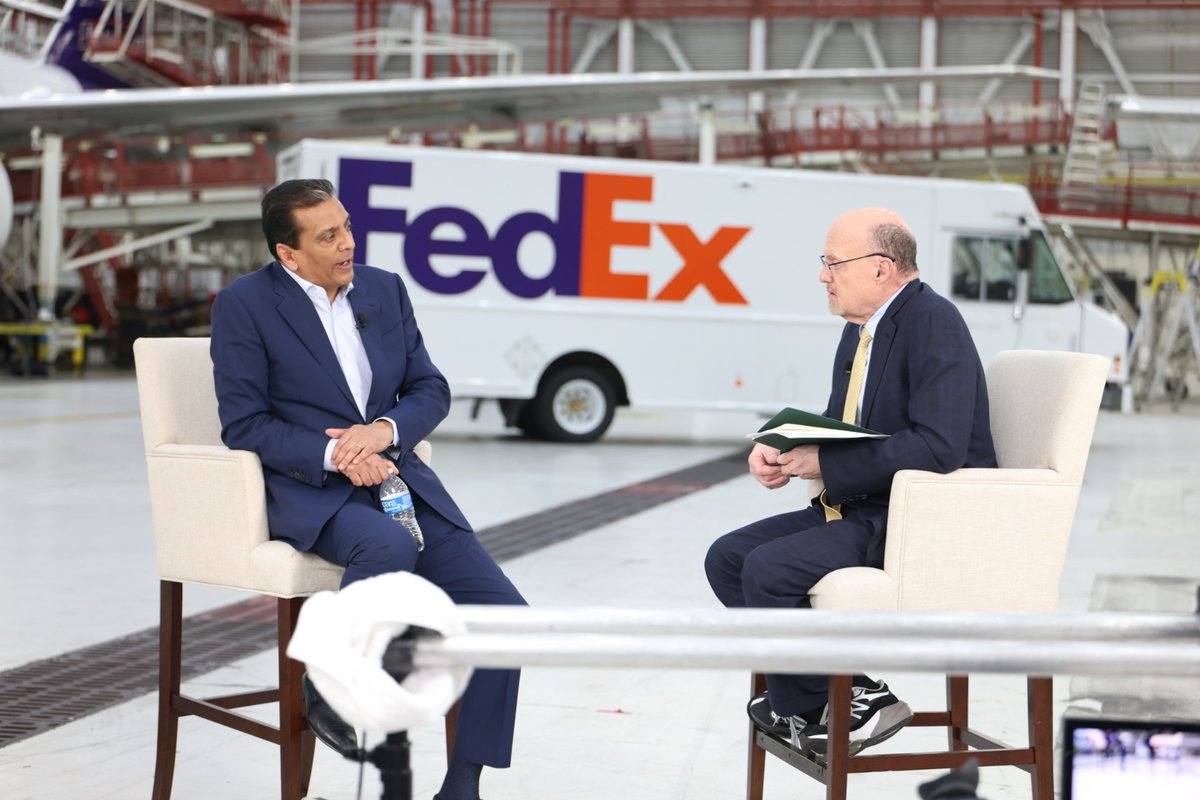 FedEx Public Affairs tweet media