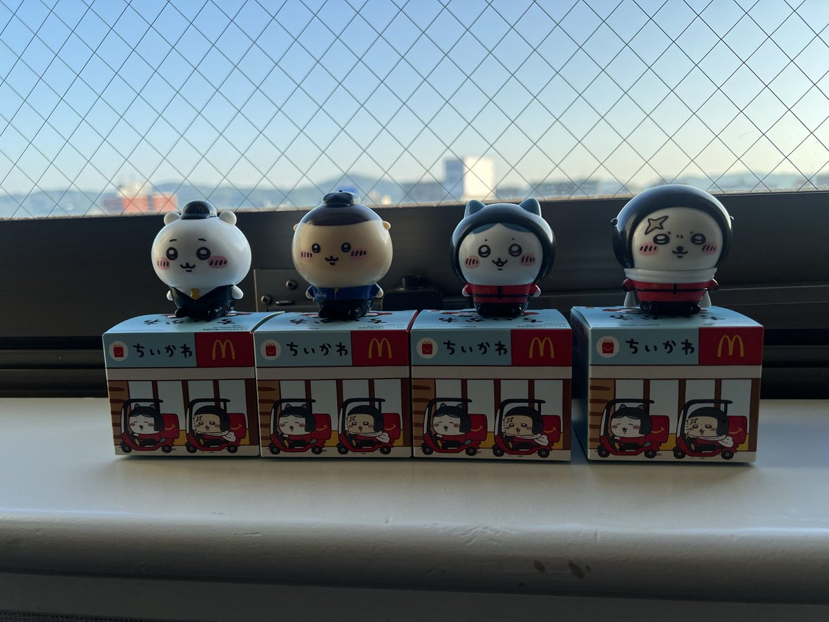 18___chiikawa's tweet photo. ちいかわハッピーセット旅行先でコンプゲット🍔🍟🥤 https://t.co/hiSRFZnHjo