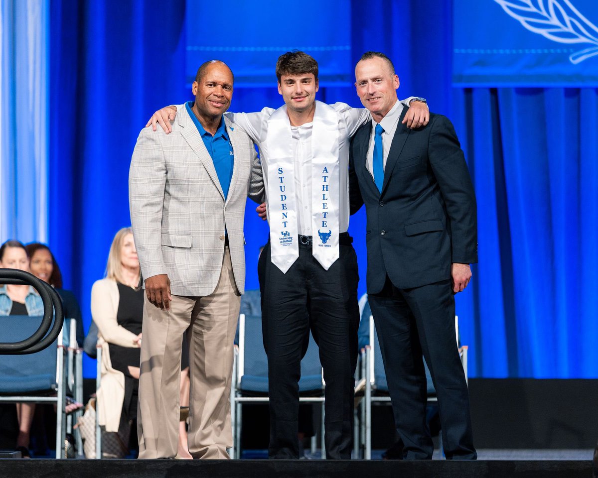 UBmenstennis's tweet photo. Special night honoring our special graduates 🎓🤘

Theodoros Mitsakos - Communication BA (Law minor)

Clement Mainguy - Business Analytics MS

Faiz Nasyam - Business Administration MS

Emiliano Jorquera - Global Affairs BA/Law &amp; Politicial Science Minor

#ForeverABull https://t.co/X4kvrBvrSJ
