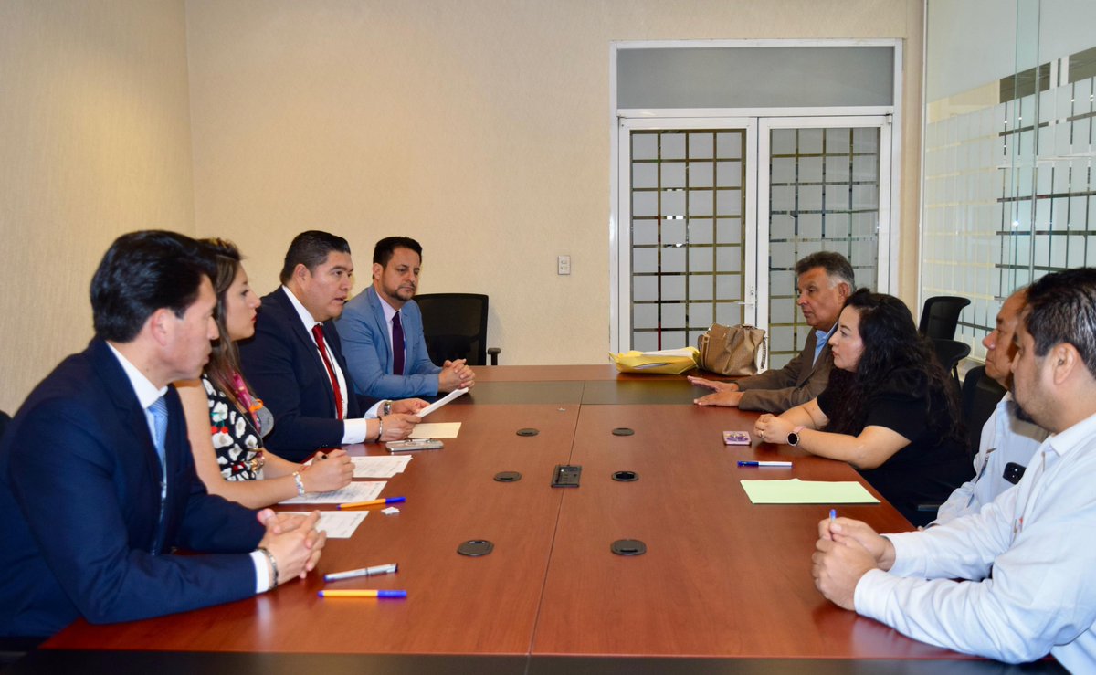 ContraloriaGEM's tweet photo. #ElPoderDeServir || Como parte del Programa Anual de #ControlYAuditoría 2026, se realizó la firma de Actas de Inicio de Auditoría a la Subdirección de Auditoría de Programas IV, la @OficialUTN y @SedecoEdomex. https://t.co/k7WNG9DX9O