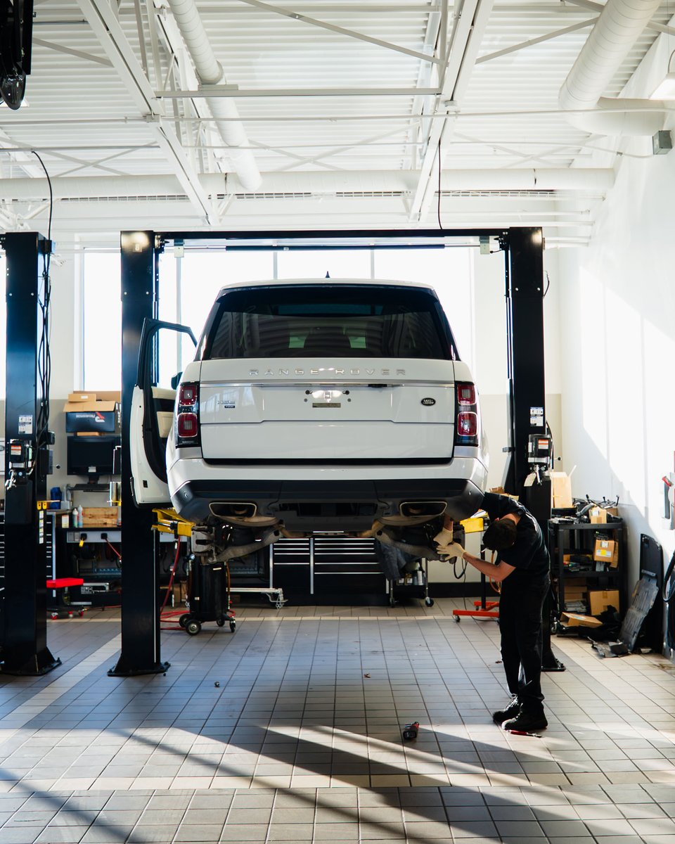 LRMonmouth's tweet photo. Keep your Land Rover performing at its best with expert service at Land Rover Monmouth. #LandRoverMonmouth https://t.co/V66yFTDROq