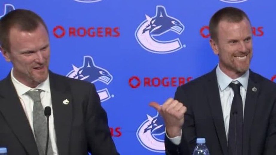 mcbird23's tweet photo. #Sedins #Canucks https://t.co/f8h4H4ViW7