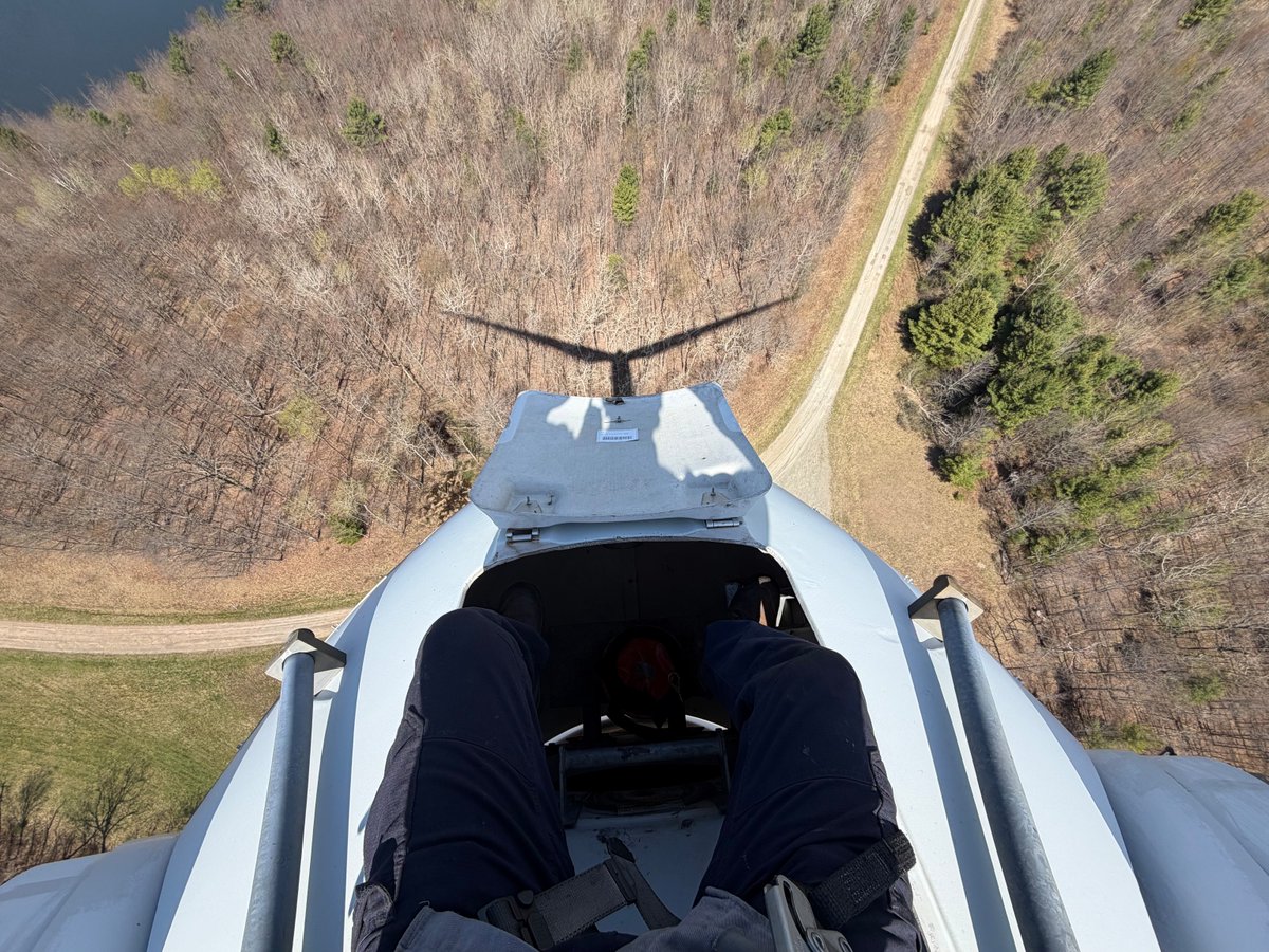 ALECleanEnergy's tweet photo. THIS is what working about 26 stories in the air at our Armenia Mountain wind in north-central Pennsylvania looks like! More about this sustainable energy site https://t.co/DMSdnAxnXa https://t.co/EpRXW6Jp5a