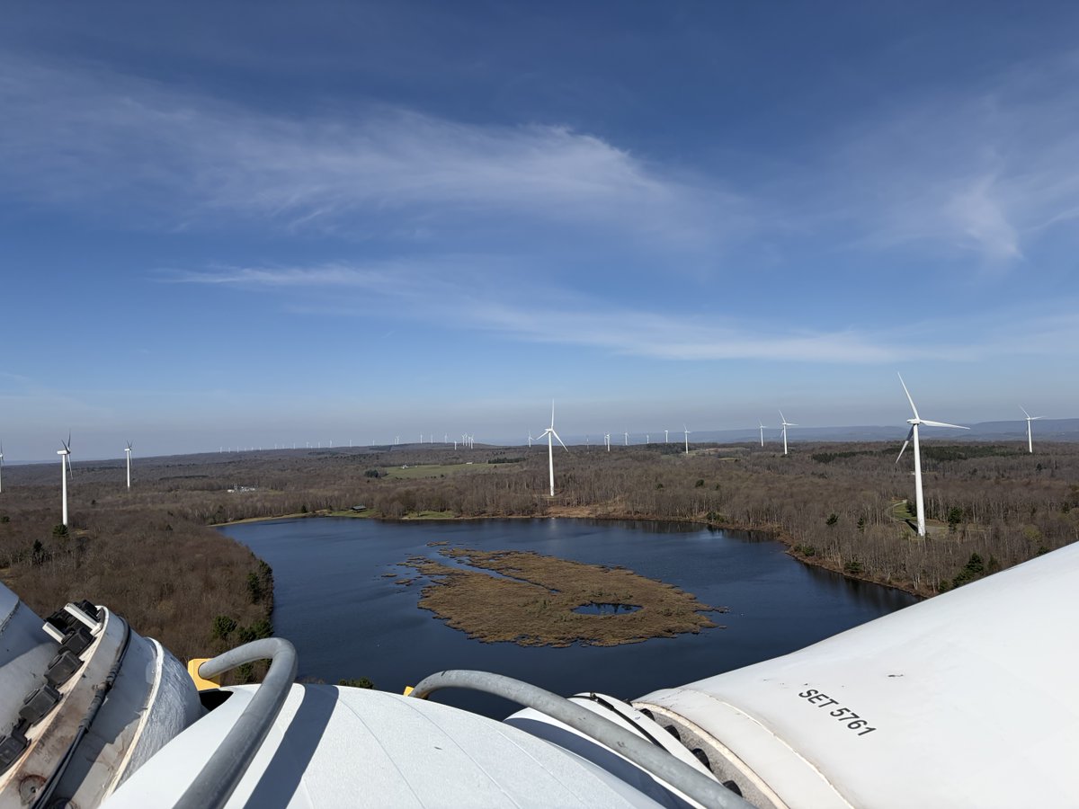 ALECleanEnergy's tweet photo. THIS is what working about 26 stories in the air at our Armenia Mountain wind in north-central Pennsylvania looks like! More about this sustainable energy site https://t.co/DMSdnAxnXa https://t.co/EpRXW6Jp5a