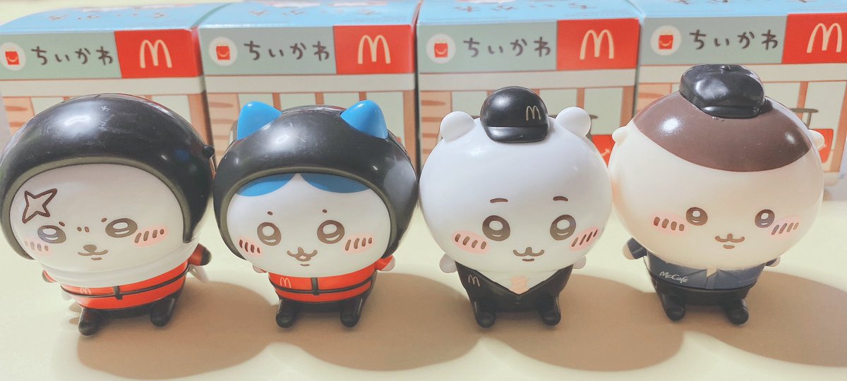 chiusa083's tweet photo. コンプリート💖
クーポン表示されなさすぎて
焦ったけど店員さんが
対応してくれて無事に買えました☺️
親切に対応してくれた
店員さんに感謝です😌💖

#ちいかわ　#マクドナルド https://t.co/AhdjRVKV3t