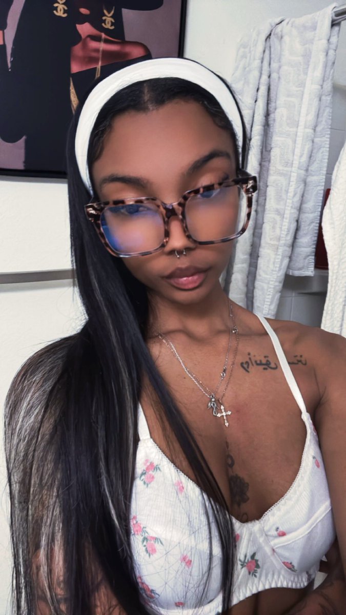 🦋🦋 tweet media