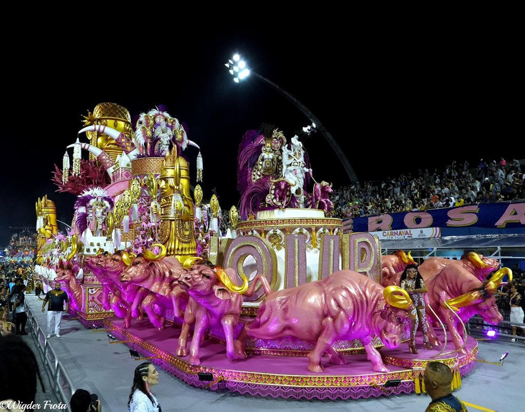 O pior comentarista do Carnaval SP 🇨🇩 tweet media