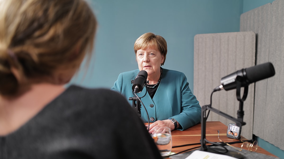 Sie hat 16 Jahre lang für Deutschland entschieden. Jetzt entscheidet nicht mehr die Lage Deutschlands über ihr Leben, sondern nur noch sie selbst. Angela Merkel ist zu Gast im „Machtmenschen“-Podcast. https://t.co/I99tAU0uCX
