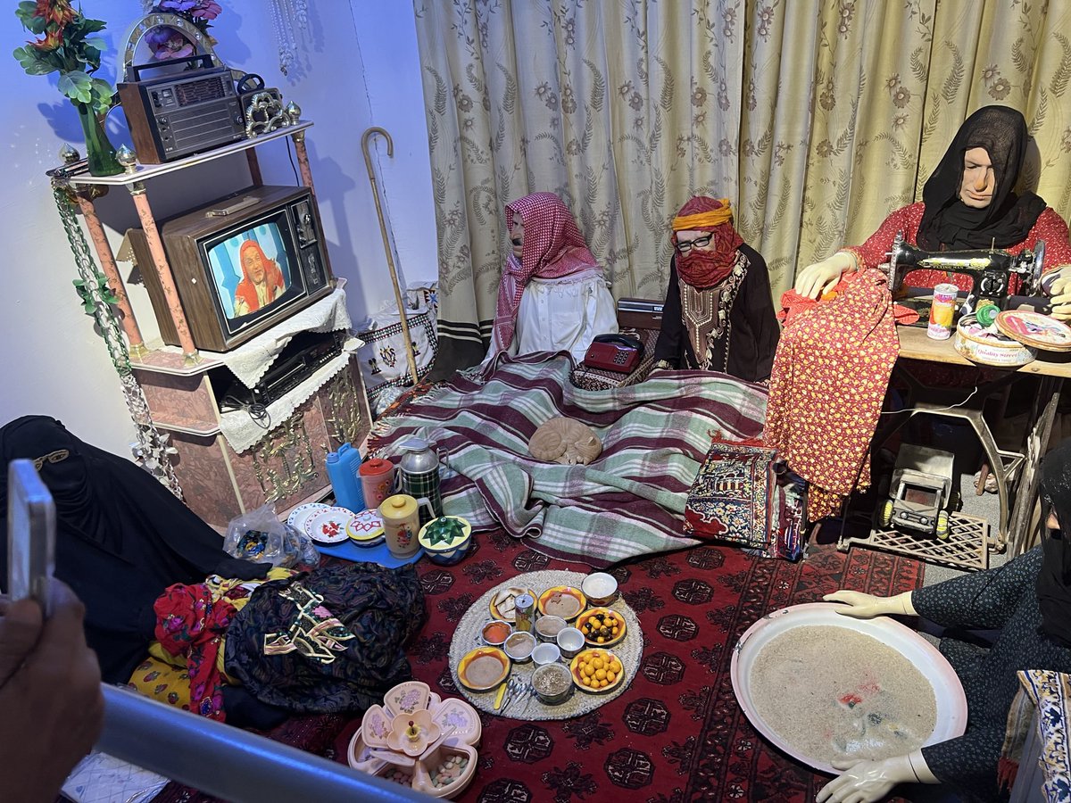 FZAHRANI's tweet photo. سعدت، يوم أمس بزيارة #متحف_الطيبين بالخبر. المتحف يضم  اكثر من 10 آلاف قطعة نادرة ومتحفاً متخصصاً للكاميرات يؤرخ لقرن من الزمان. 
شكراً أ. ماجد الغامدي على هذه الدعوة وهذا الصرح الثقافي  الاستثنائي الذي يستحق الزيارة والإشادة! https://t.co/pNf56GRsa9