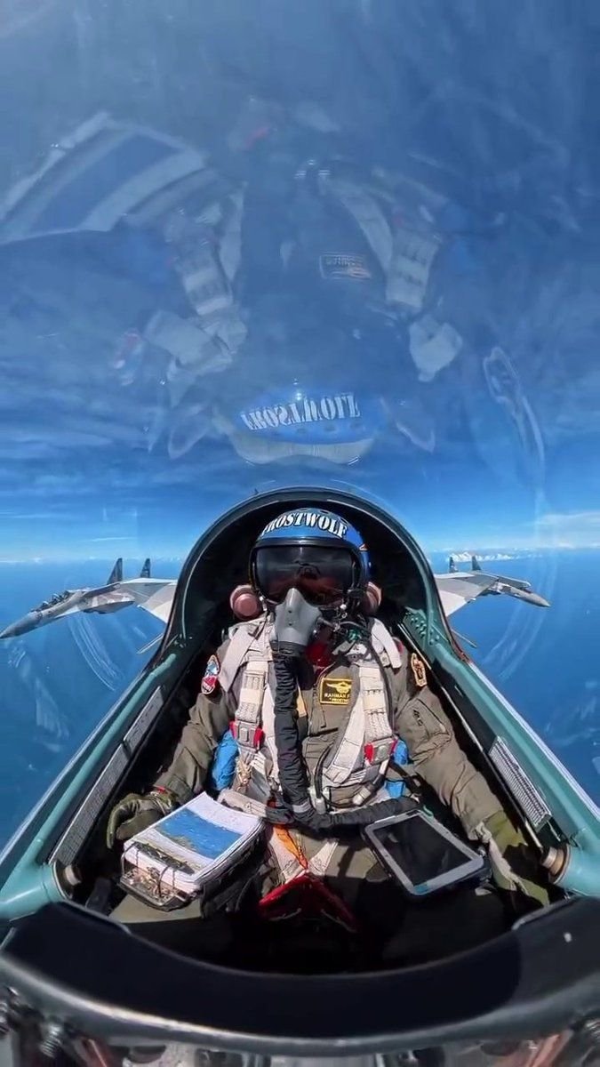 Idawmnz's tweet photo. I'm probably late to this but a friend sent me photos of Indonesian su-30mk2s during a recent exercise https://t.co/bnJJUKBzR5