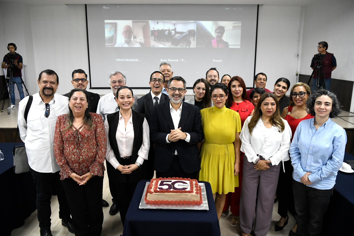 Iván Escalante tweet media