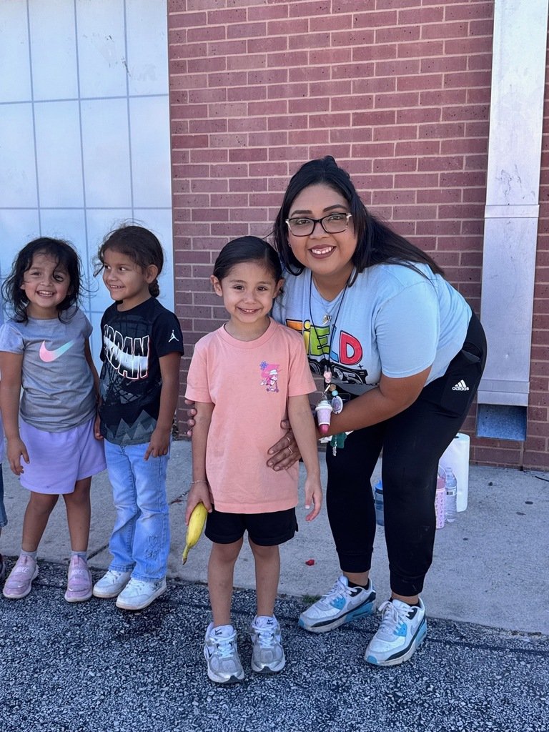 swisd_swe's tweet photo. Our Pre-K Field Day was a huge success! 

Thank you to our amazing teachers, supportive parents, and a special shoutout to Coach Sanchez for organizing such a fun and memorable day for our students. We loved seeing all the smiles, teamwork, and excitement throughout the event! https://t.co/JDkdAj2Nf0