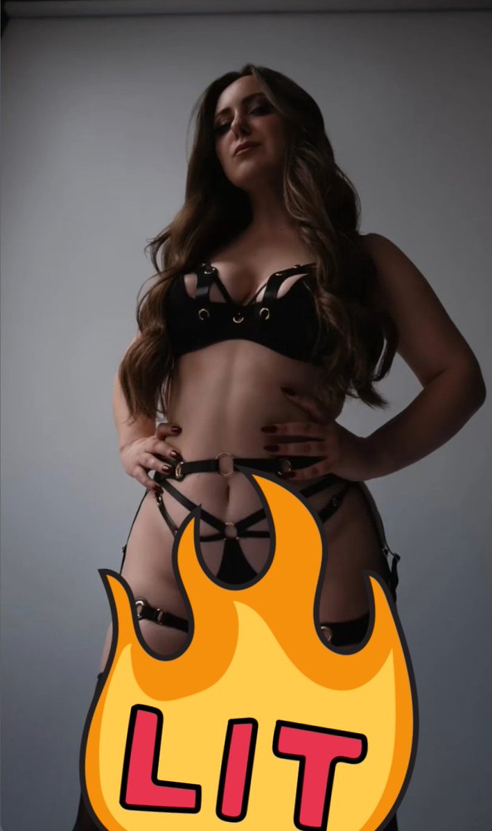 maitressesarah22 tweet media