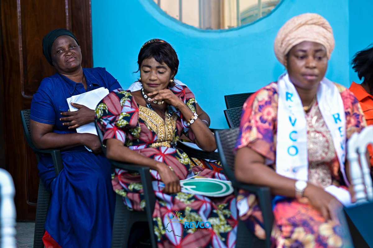 Revco_rdc's tweet photo. L’École du Parti REVCO : Les femmes au cœur de l’action politique !
Ce mardi 12 mai, la Ligue des Femmes a brillamment participé à une session de formation dédiée au militantisme politique. 
Cette séance a été marquée par une énergie exceptionnelle, portée par les chants fervents de nos militantes. Voir ces femmes s'approprier les outils du combat politique avec une telle passion est une fierté : leur implication est le moteur essentiel de la transformation de notre société.