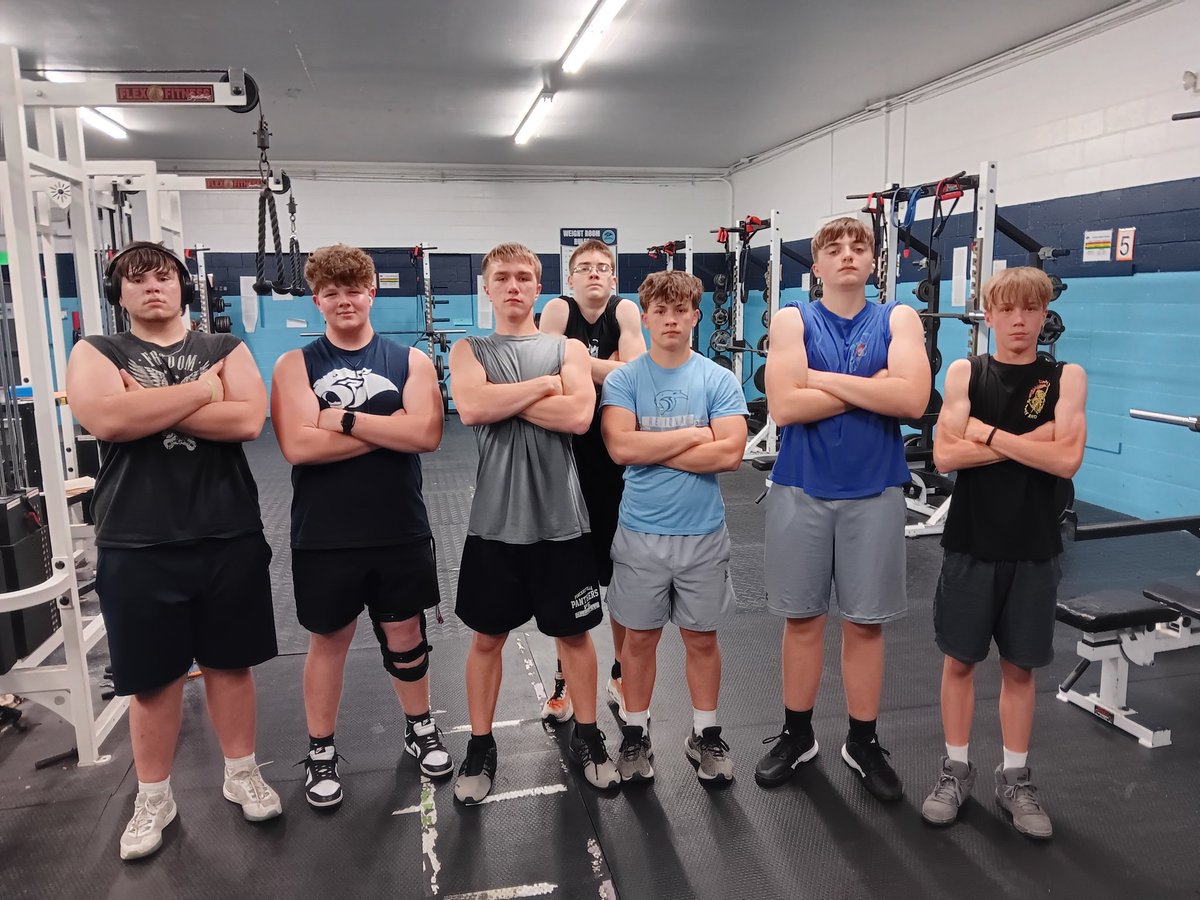 PCHS_Fball's tweet photo. 7 members in the Iron Brotherhood today after-school working to improve. #PantherPride #Brotherhood #EAT https://t.co/pIrGFcm4F2