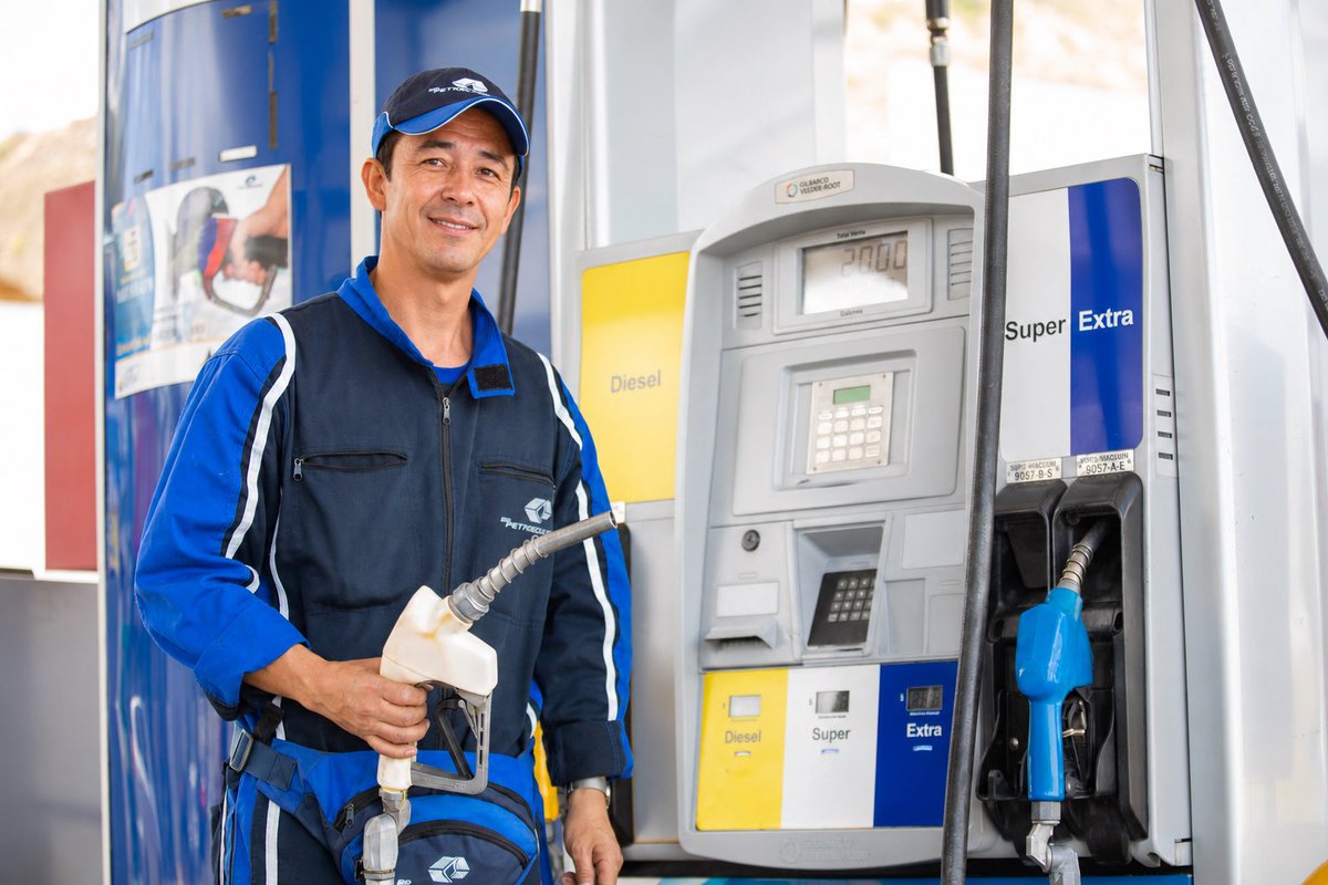 EPPetroecuador's tweet photo. Durante esta semana distribuimos 7,37 millones de galones de Extra y Ecopaís a escala nacional.⛽️

✅ 3.325.184 galones de Extra desde los terminales El Beaterio, Santo Domingo, Ambato y Riobamba.

✅ 4.052.082 galones de Ecopaís desde Pascuales, La Troncal, Cuenca, Manta y Loja. https://t.co/GJuv8Mn58E