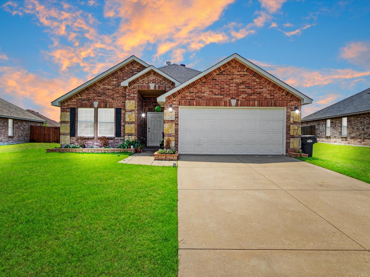 maprealty4u's tweet photo. Discover this welcoming home at our open house this weekend! 🥰
📌 14 Vervain Dr, Fate, TX

🏡 Broker's Open House
Tomorrow — Friday, May 15
12:00 PM – 2:00 PM
✨ Public Open House
Saturday &amp; Sunday (May 16 &amp; 17)
12:00 PM – 2:00 PM 

View here: https://t.co/Q3X3sqM2Rn https://t.co/mKwwJXYtOf