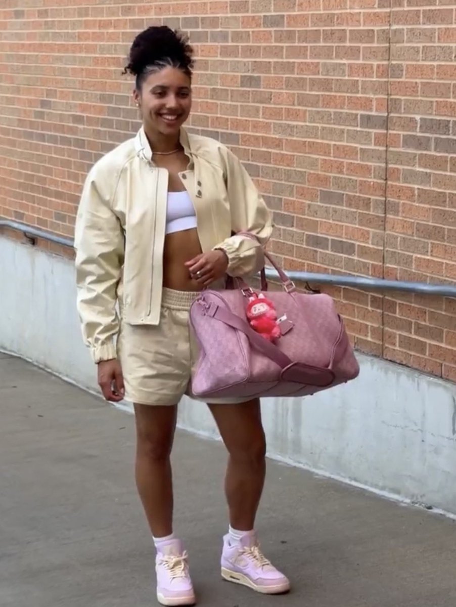 #21 tweet media