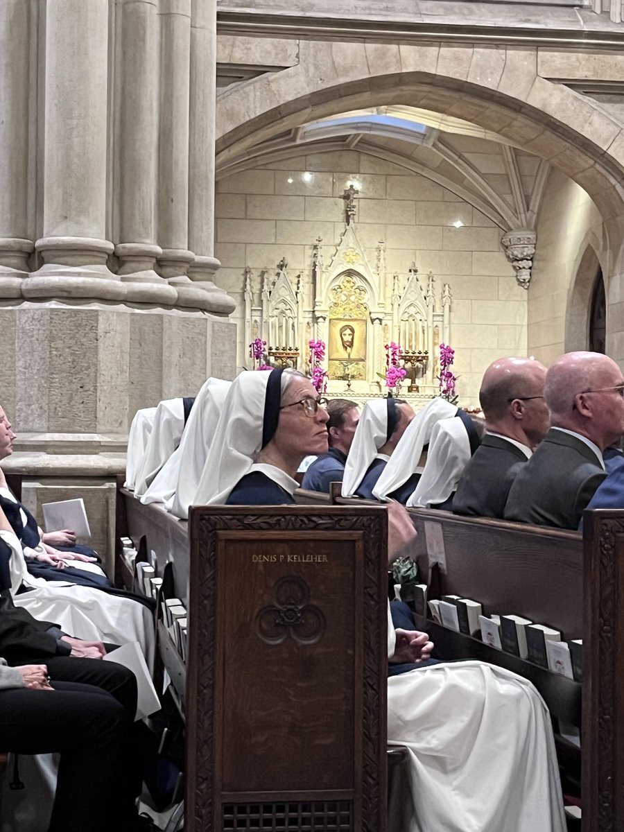 kathrynlopez's tweet photo. When you realize you are in the good seats @stpatsnyc #SistersofLife https://t.co/9vhaL0091v