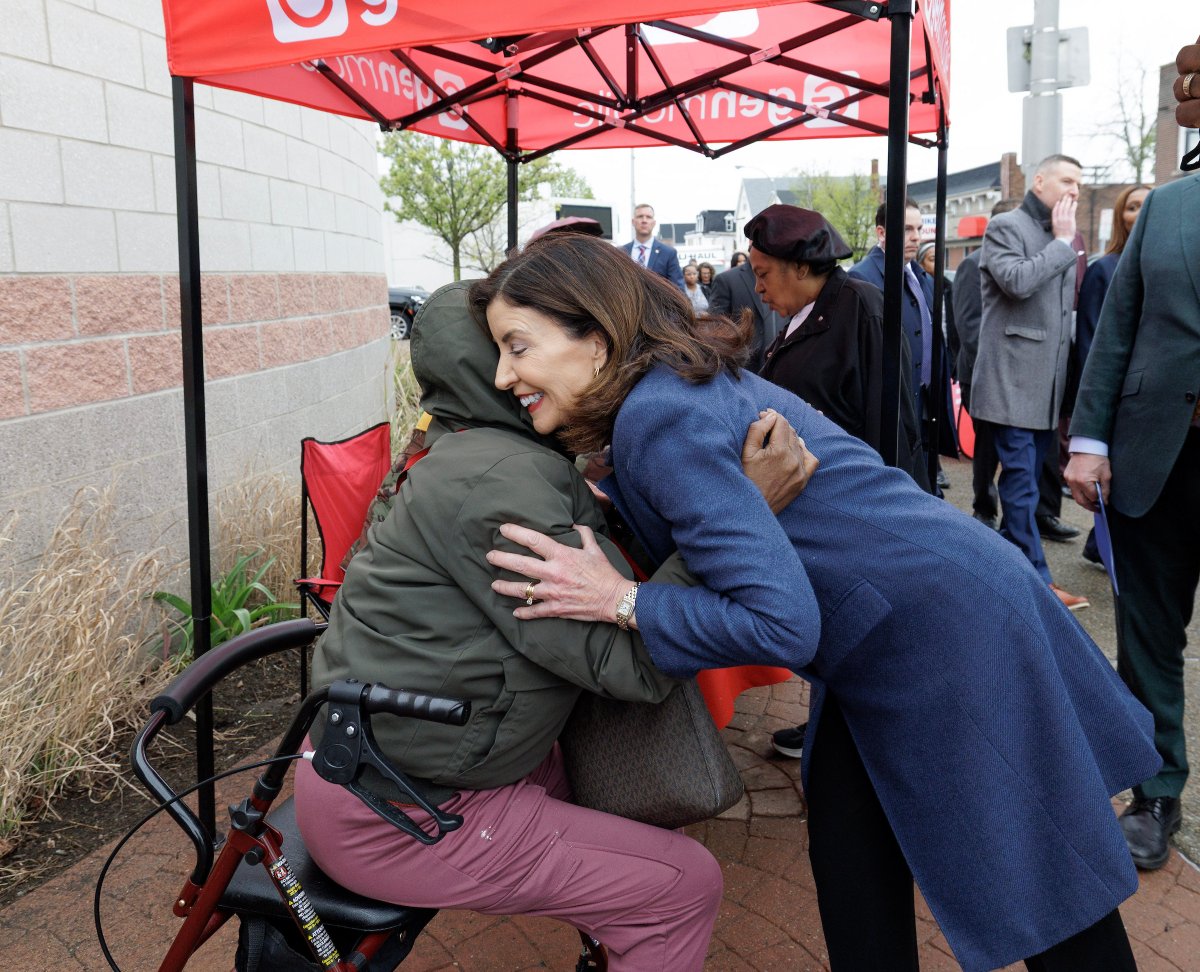 Governor Kathy Hochul tweet media
