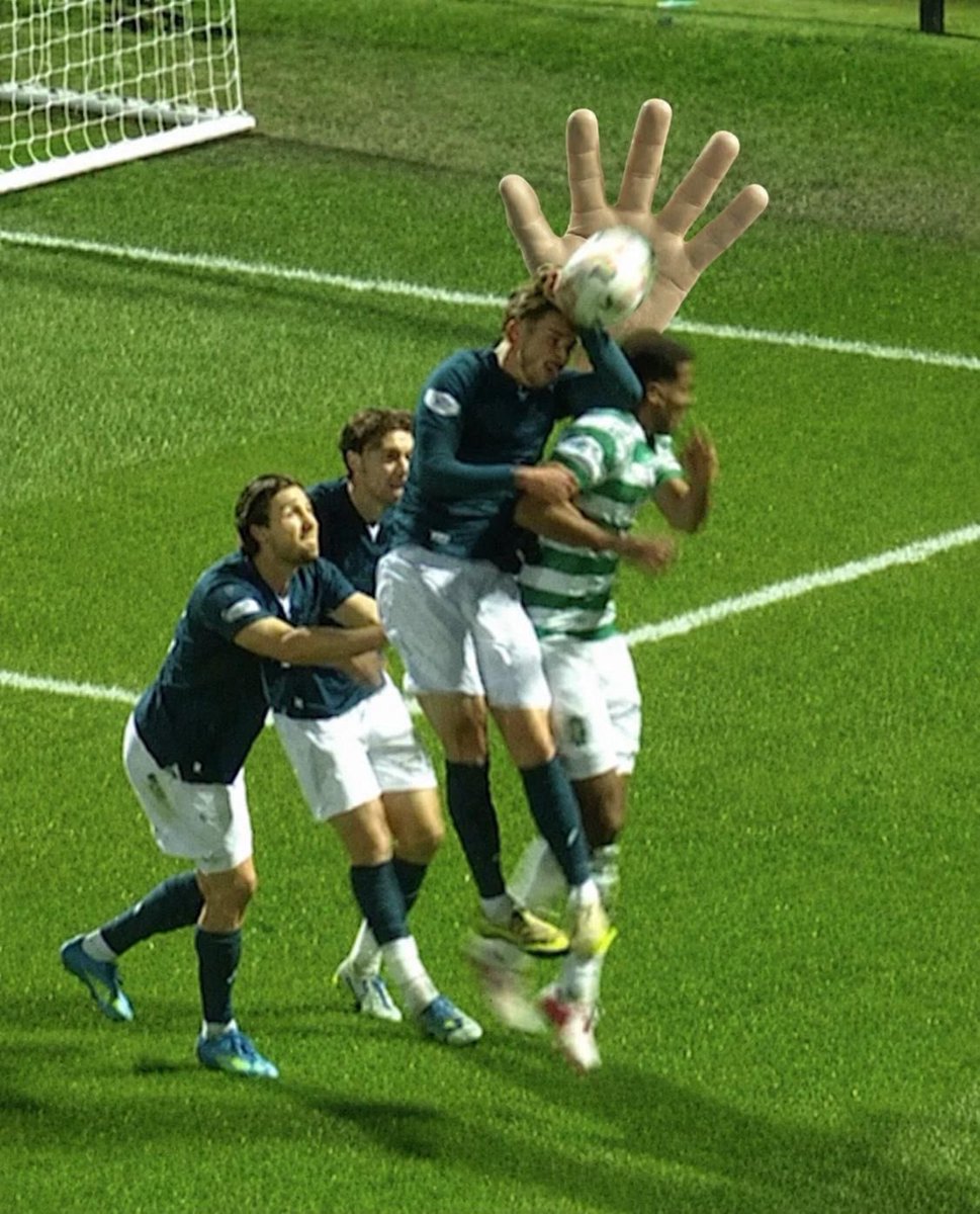 allanoneil's tweet photo. It’s was a handball all day long @ClydeSSB https://t.co/O3JE0zlhPW