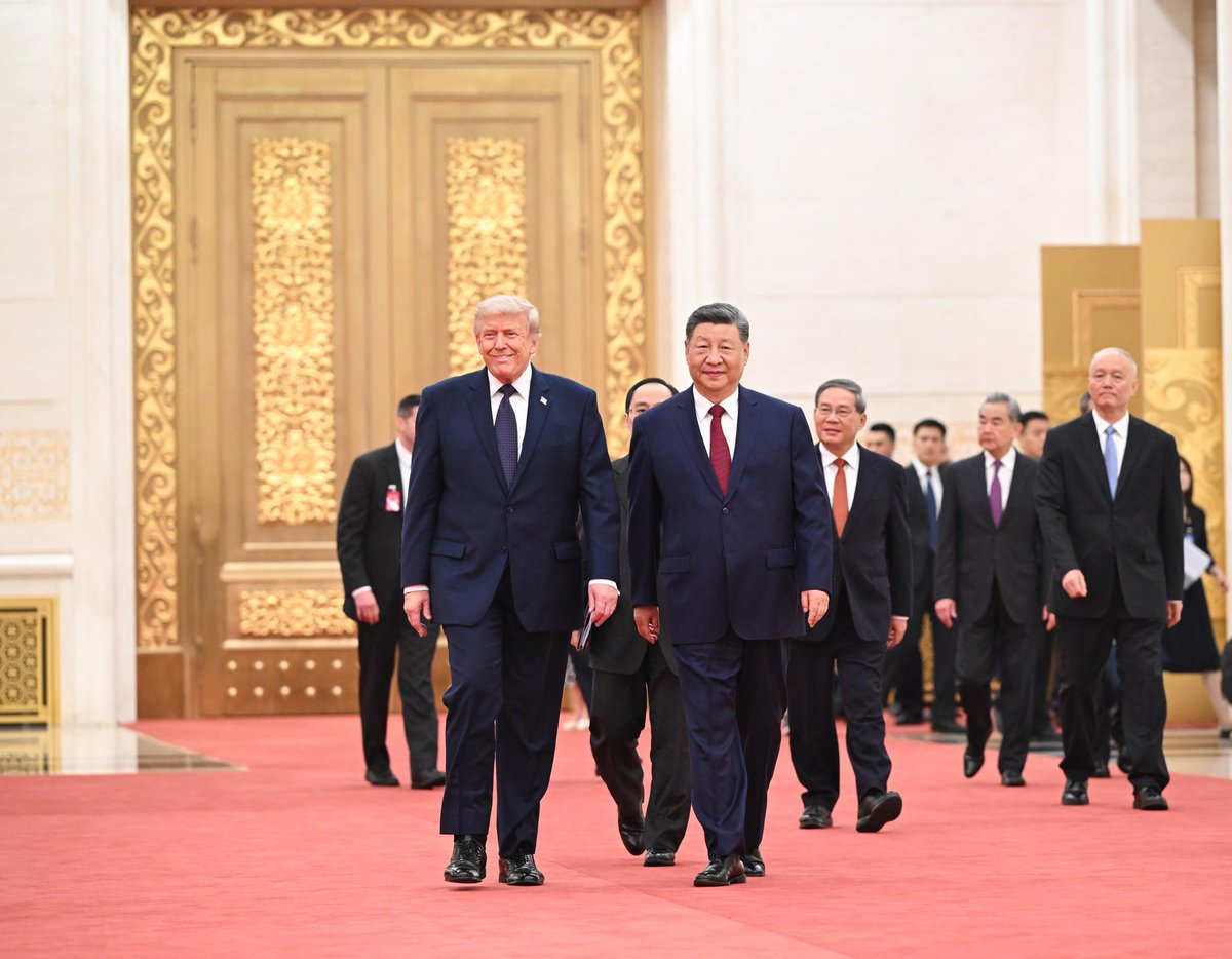 XHespanol's tweet photo. El presidente chino, Xi Jinping, ofreció hoy un banquete en el Gran Palacio del Pueblo en Beijing para dar la bienvenida al presidente estadounidense, Donald Trump, quien se encuentra de visita de Estado a China.
"Al repasar el recorrido de las relaciones chino-estadounidenses, la clave para que la relación pueda avanzar de manera firme radica en si somos capaces o no de mantener el respeto mutuo, la coexistencia pacífica y la cooperación beneficiosa para ambas partes", dijo Xi https://t.co/ejZApMkFgR
#XinhuaNoticias