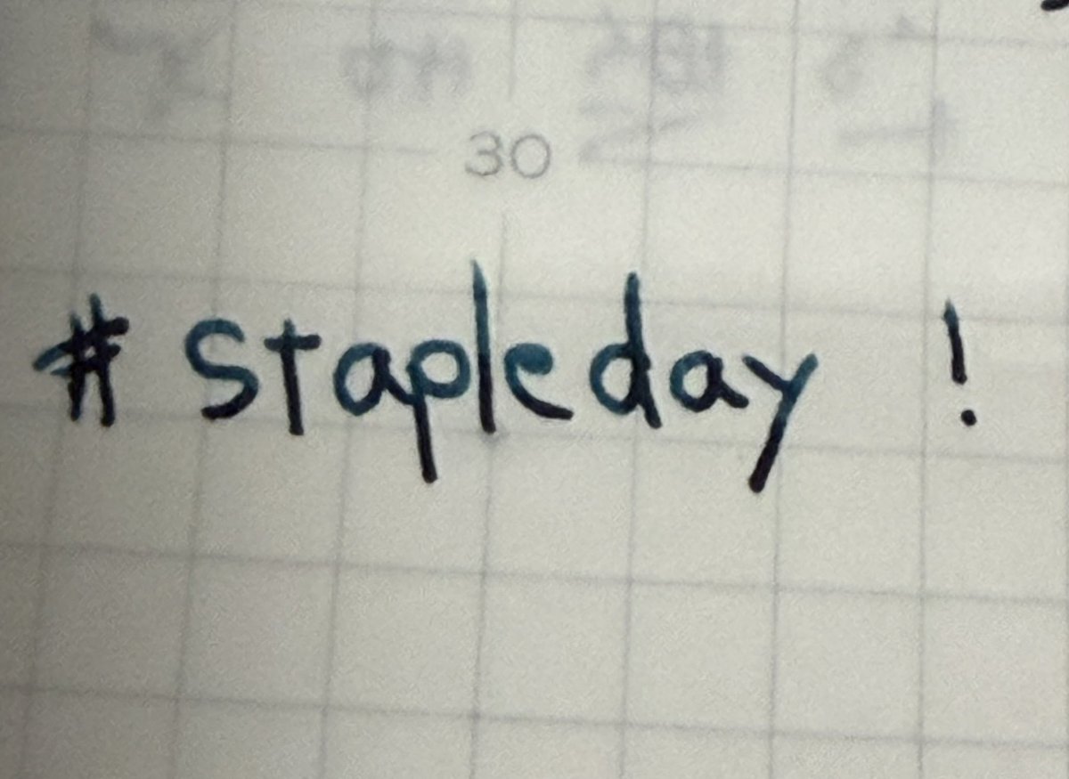 MoCurryclub's tweet photo. 本日 #stapleday を迎えました
現在37冊目、半月ちょっとでの到達は
ややゆっくりめかしらと。
#ダイアログノート https://t.co/RTa2Djb5la
