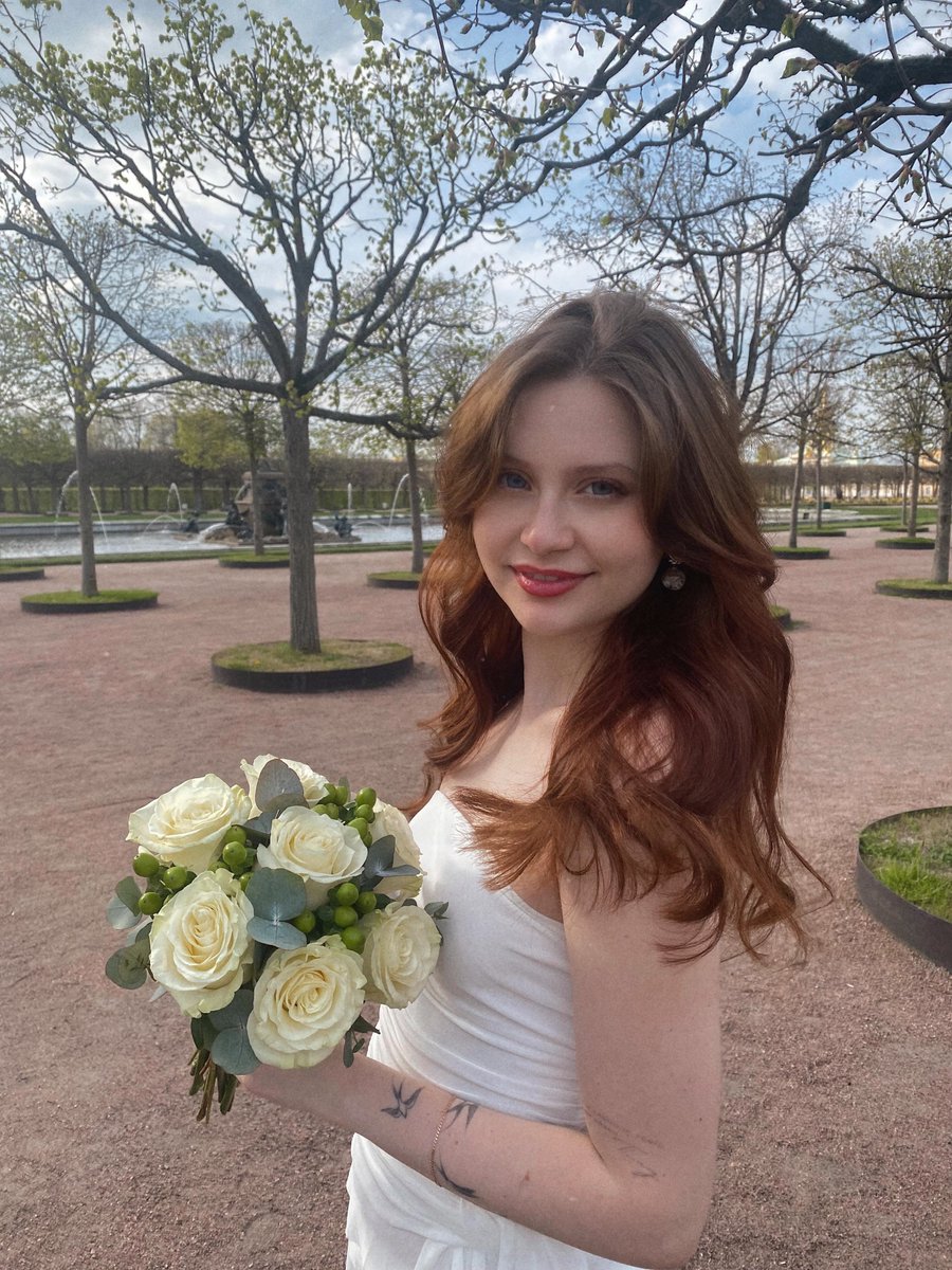 Alyona Lifeguard tweet media