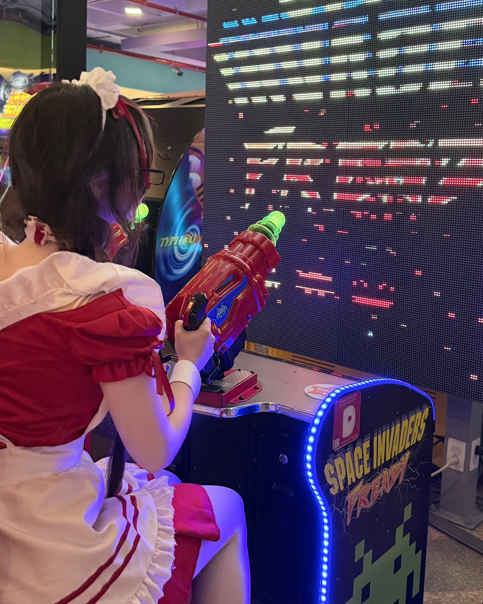02pomyuu's tweet photo. No puedo evitar tener cara de mal humor en la calle (￣ヘ￣)
.
#maid #streamer #cosplayer #idol #kaigaiidol https://t.co/xaeL1wn4Pg