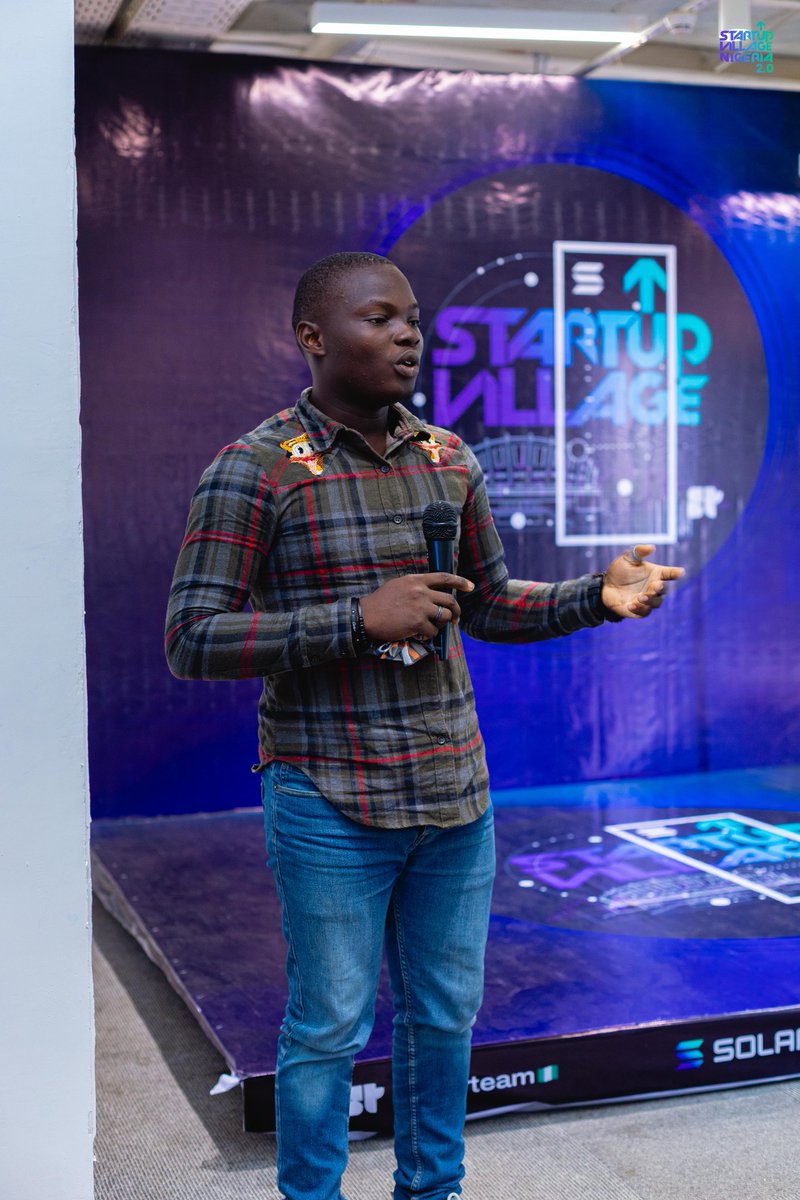 Adeola Lasisi tweet media