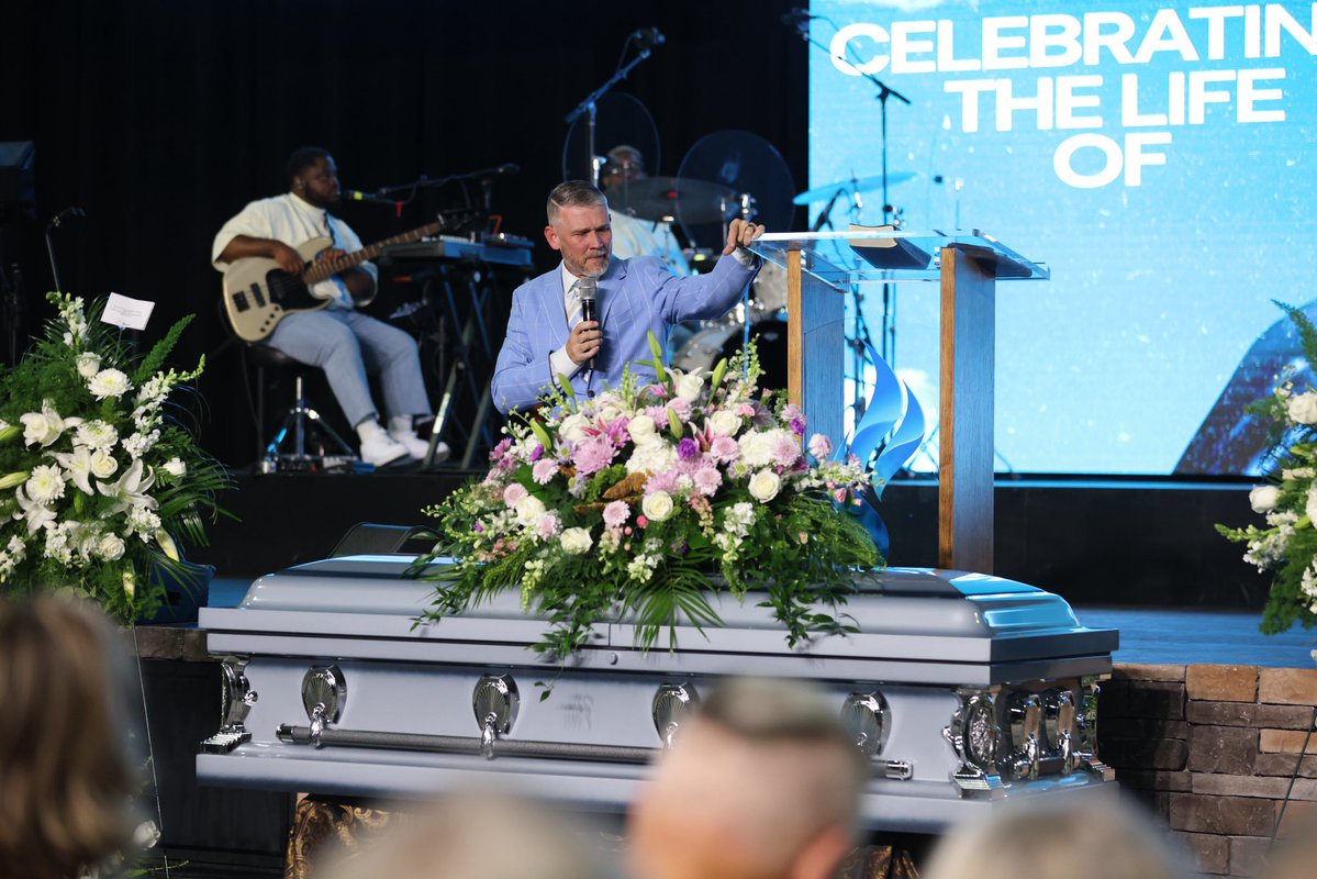 Pastor Greg Locke tweet media