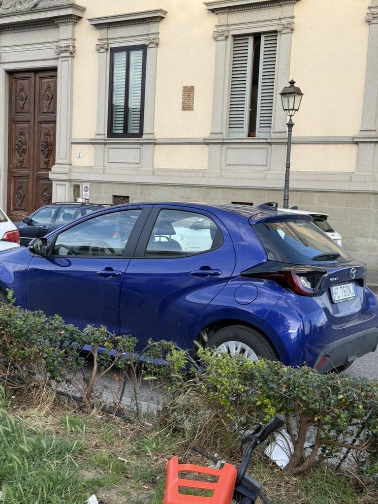 k_do_cx's tweet photo. ヤリスだと思って見逃してたらMAZDA2 https://t.co/jRJ3tlmHFx