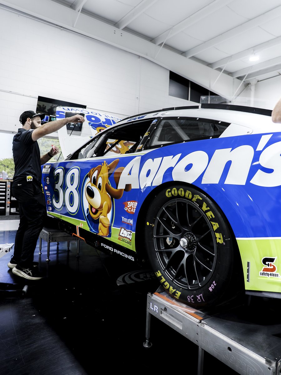 Front Row Motorsports tweet media