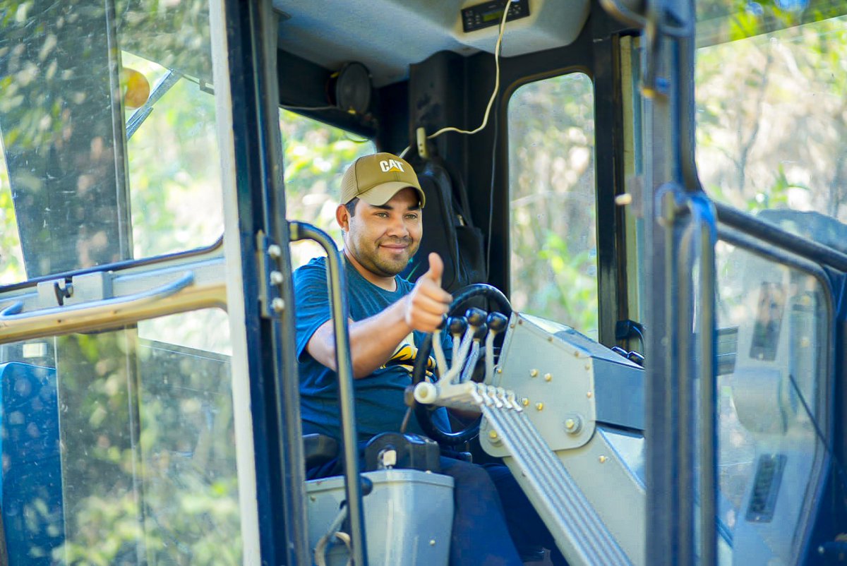 AcevedoGustavo_'s tweet photo. Continuamos trabajando en la mejora de las calles rurales en el cantón Potrero Grande Abajo.

A los santanecos les estamos respondiendo con hechos.

#RutaAbriendoCaminos #SantaAnaCentro https://t.co/HT15L9J9BF
