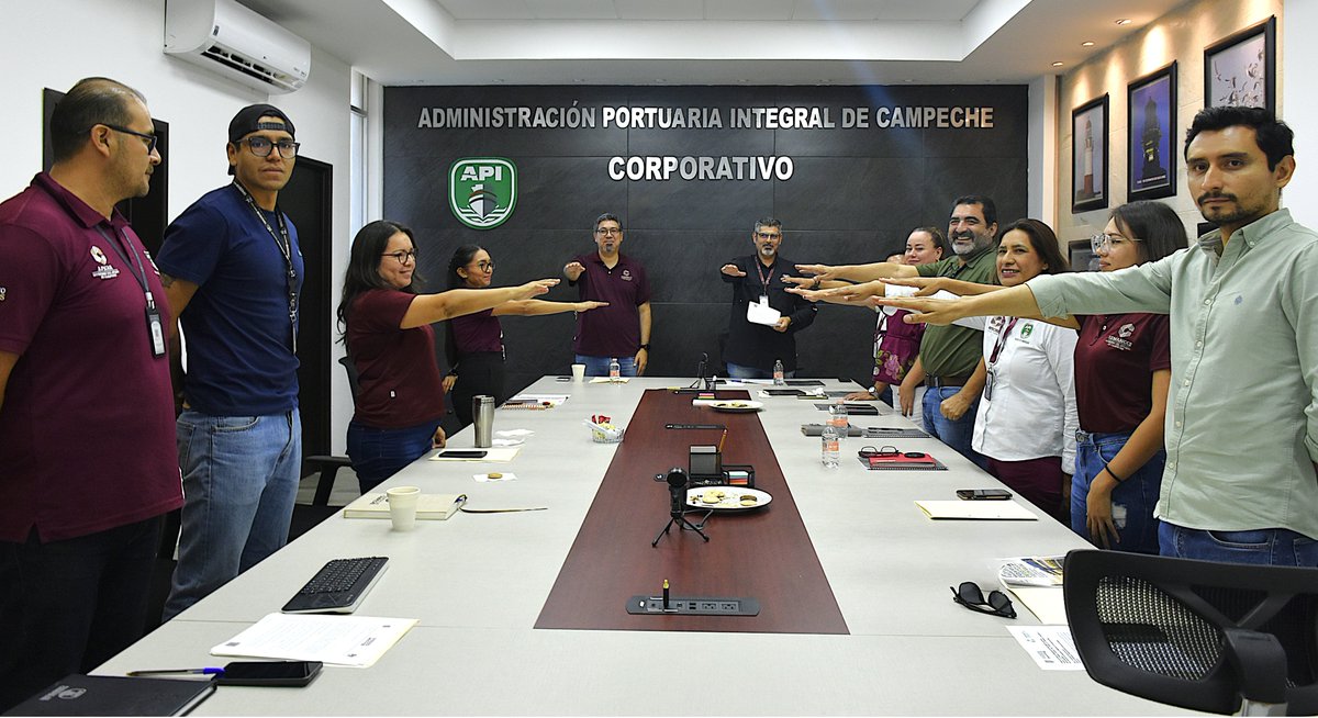 apicampeche's tweet photo. ♻️ Para fomentar la sustentabilidad, reducir el consumo energético y fortalecer el cumplimiento normativo ambiental, constituimos el Comité de Eficiencia Energética y Sustentabilidad de la #APICAM. 💡 (1/2) https://t.co/AcCgWxCUvj